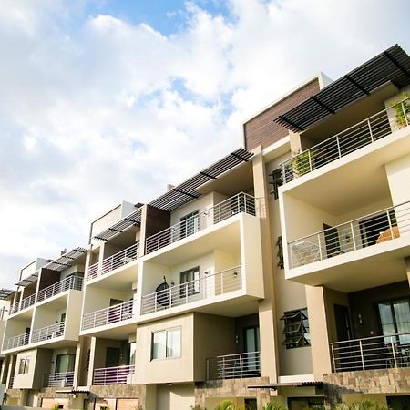 Entire Luxury 3 BR condo for rent - Flic-en-Flac - Close to Beach Exterior foto
