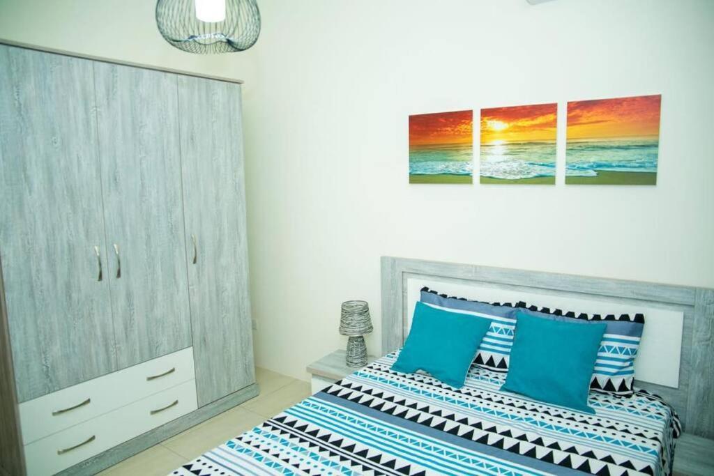 Entire Luxury 3 BR condo for rent - Flic-en-Flac - Close to Beach Exterior foto