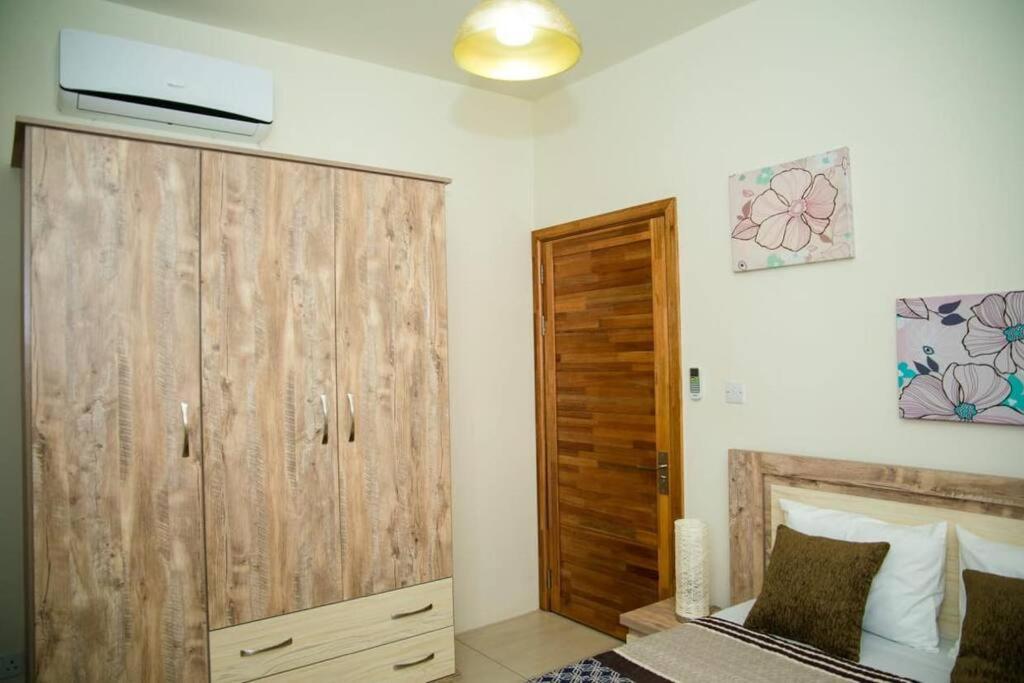 Entire Luxury 3 BR condo for rent - Flic-en-Flac - Close to Beach Exterior foto