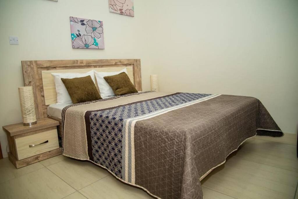 Entire Luxury 3 BR condo for rent - Flic-en-Flac - Close to Beach Exterior foto